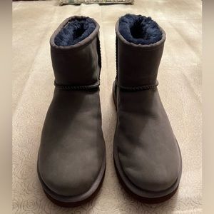 UGG/ Size 11/ Boots